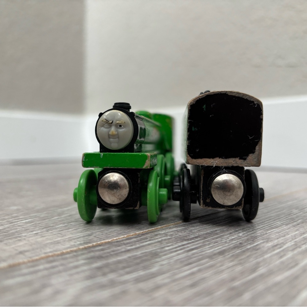 Wooden Flying Scotsman with One Tender - Picture 3 of 14